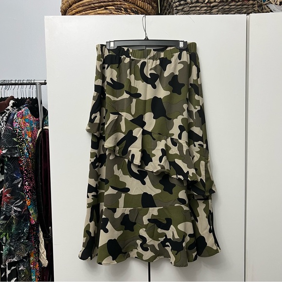 ASOS Black Green & Khaki Camo Midi Asymmetrical Tiered Ruffle Warp Skirt Sz L - Picture 4 of 14